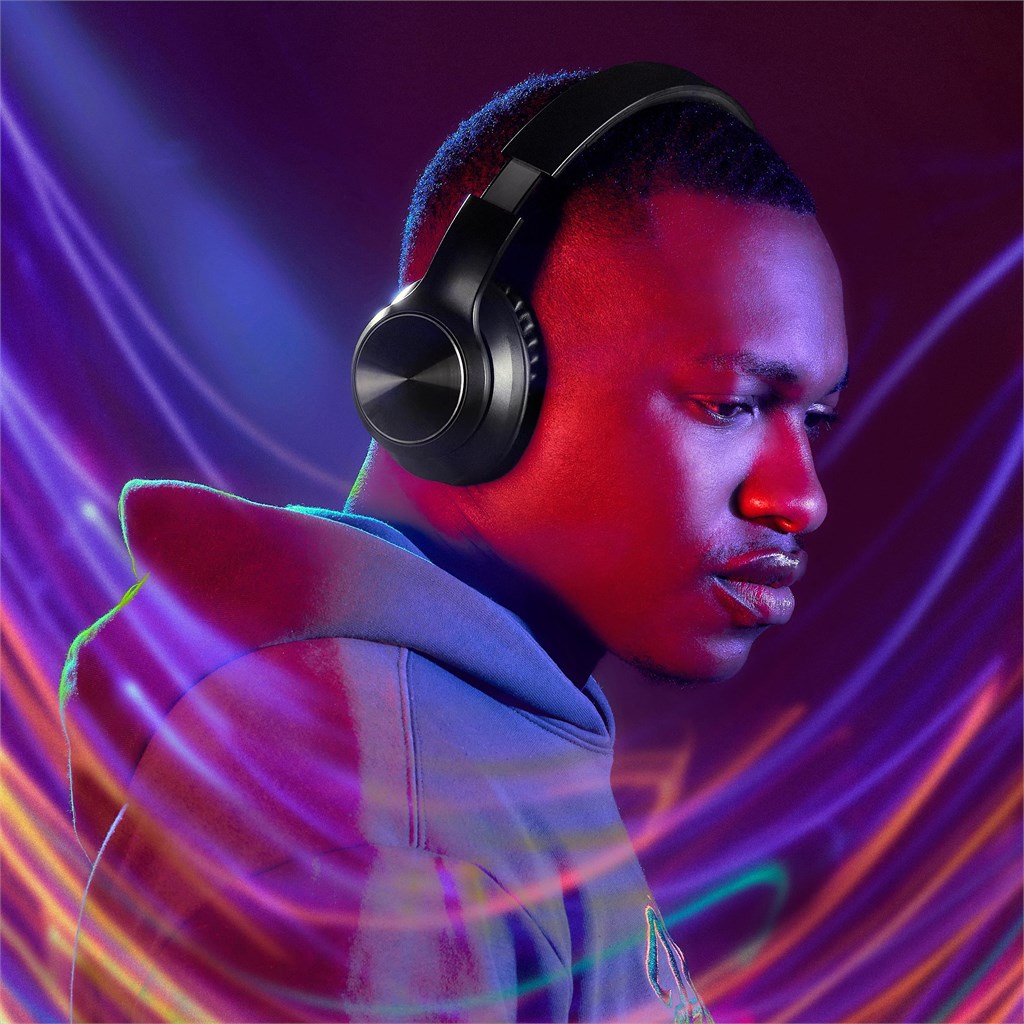 Swiss Cougar Stuttgart Active Noise-Cancelling Bluetooth Headphones - Image 3