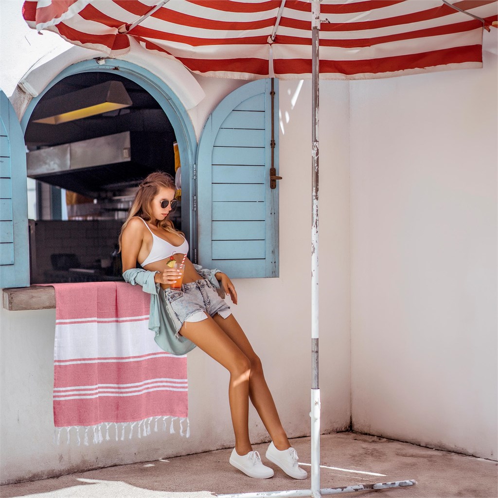 US Basic Santa Cruz Cotton-Rich Beach Towel & Drawstring Bag - Image 3