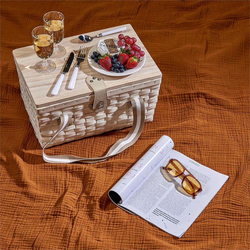 Serendipio Montega 2-Person Picnic Basket - Image 8