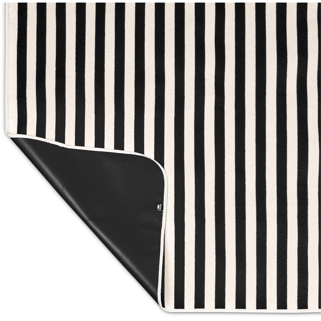 Serendipio Brookhill Picnic Blanket - Image 2
